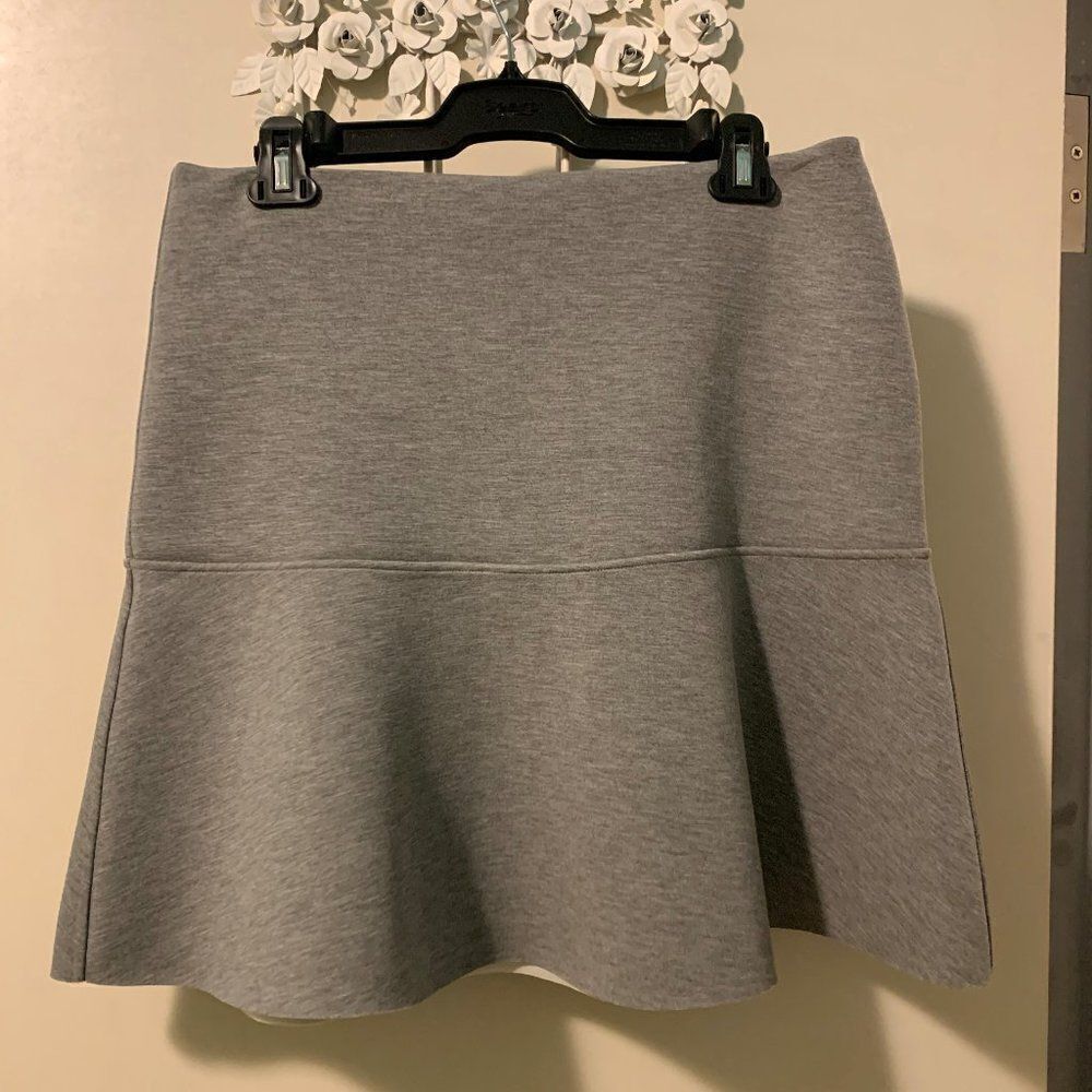 DKNYC fit and flare short skirt, Sz M, EUC, heather grey, self-lined, mini